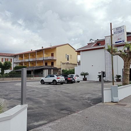 Bellerive Ristorante Albergo Manerba del Garda Eksteriør billede