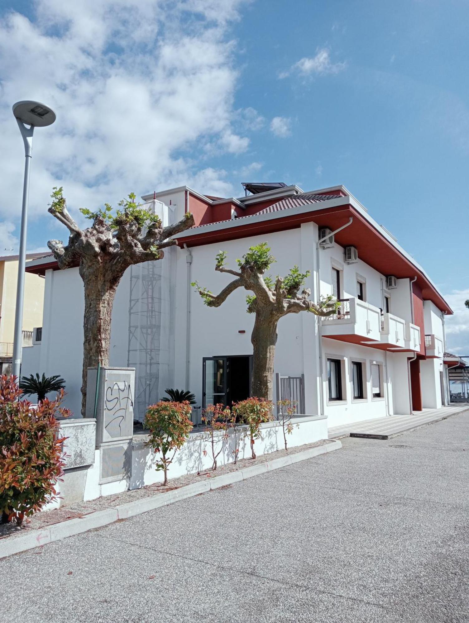 Bellerive Ristorante Albergo Manerba del Garda Eksteriør billede